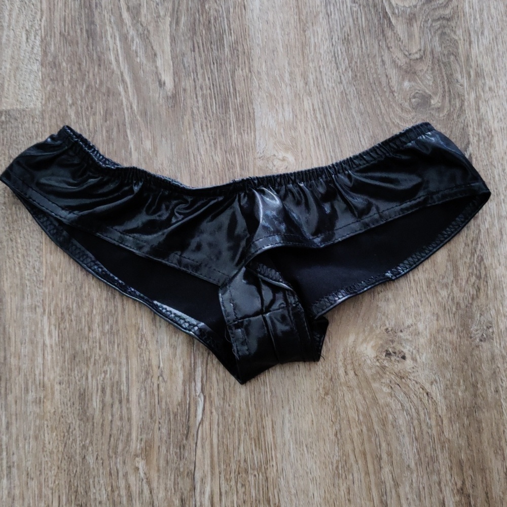Women's PVC faux Leather Shiny black Metallic Rave Booty Shorts Hot Pants Festiv